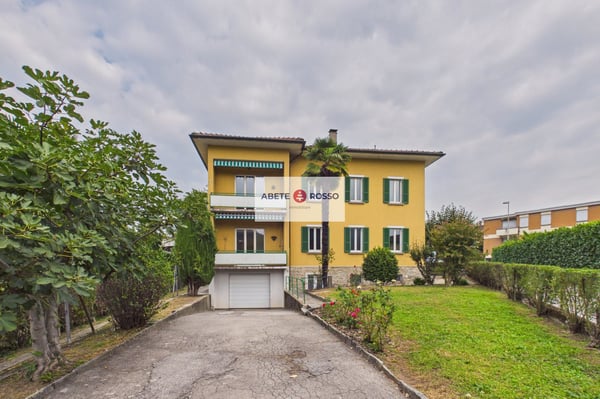 Casa con 2 appartamenti e giardino, in zona strategica, con prospettive di miglioramento 26