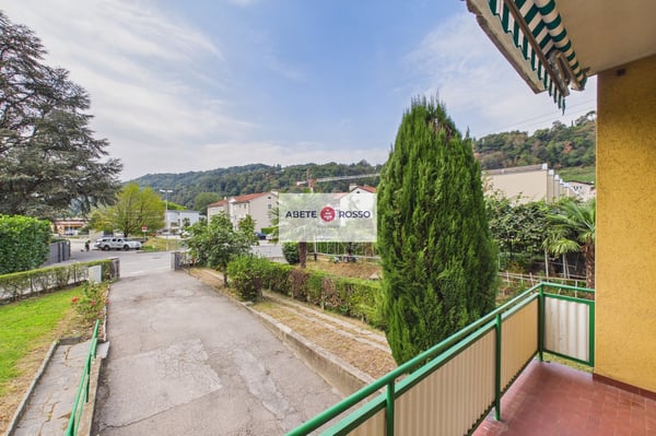Casa con 2 appartamenti e giardino, in zona strategica, con prospettive di miglioramento 8