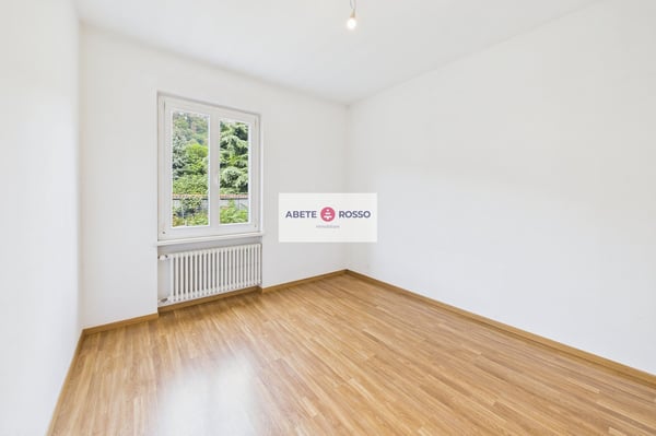 Casa con 2 appartamenti e giardino, in zona strategica, con prospettive di miglioramento 11