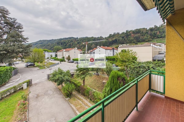 Casa con 2 appartamenti e giardino, in zona strategica, con prospettive di miglioramento 19