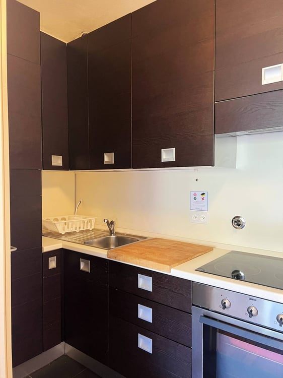 Bilocale per affitti brevi: vivere in centro circondati dal verde! Two-bedroom apartment for short-term rentals: live downtown surrounded by greenery! 4