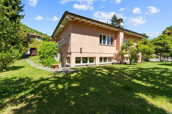 Casa / Villa in vendita a Curio 15