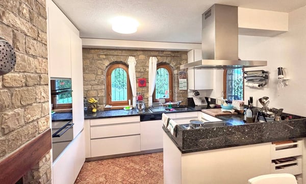 Casa / Villa in vendita a Collina d'Oro 6
