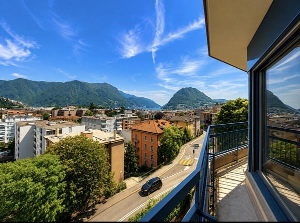 Luminoso appartamento di 4.5 locali con vista panoramica a Lugano 3
