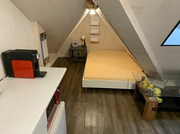 Möbliertes Mansardenzimmer in der Luzerner Neustadt 2