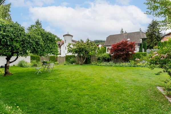 6-Zimmer-Einfamilienhaus mit Einliegerwohnung 9