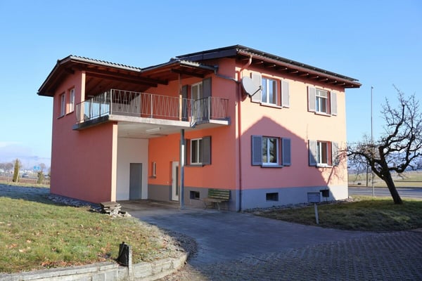 Einfamilienhaus mit Bachanstoss 1