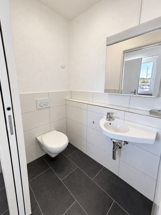 Moderne 3.5-Zimmer-Wohnung mit Sitzplatz 3