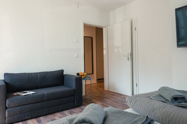 Charmantes möbliertes 2.5-Zimmer Studio beim Triemli 8