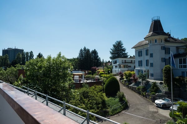 Helle 1 Zimmer Dachwohnung mit Aussicht in Zürich Wiedikon 21