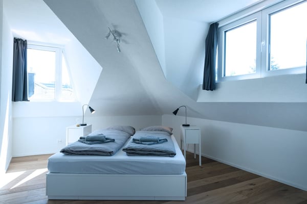 Helle 1 Zimmer Dachwohnung mit Aussicht in Zürich Wiedikon 16