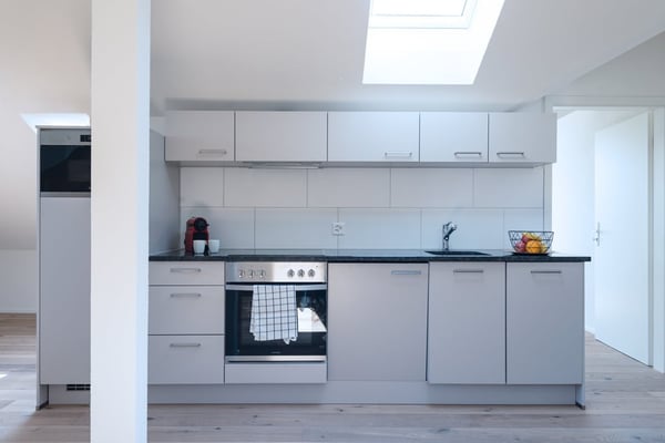 Helle 1 Zimmer Dachwohnung mit Aussicht in Zürich Wiedikon 13