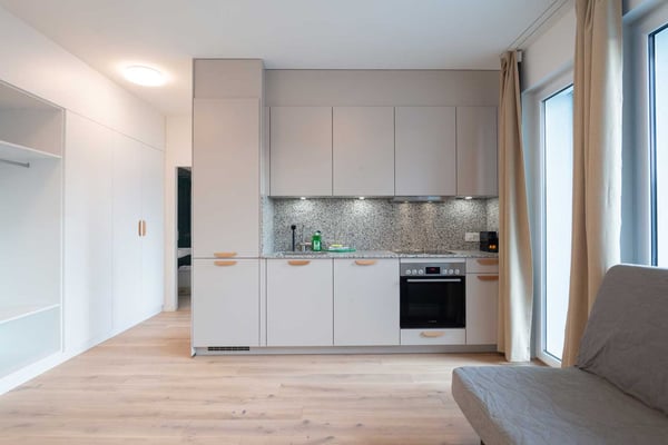 Moderne, frisch renovierte 1 Zimmer Wohnungen mit Balkon 2