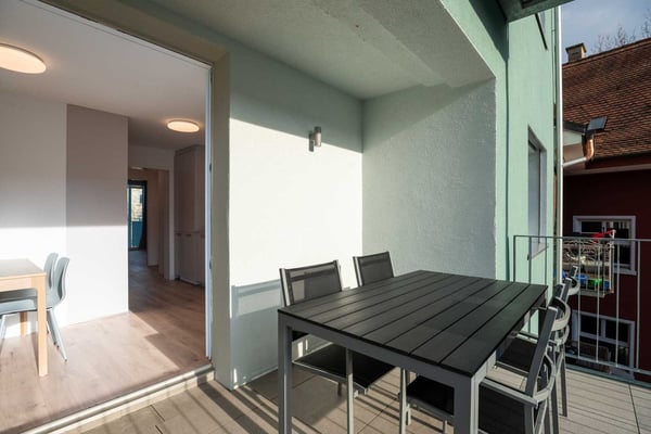 Grosse, moderne und frisch renovierte 3 Zimmer Wohnungen mit Balkon 21