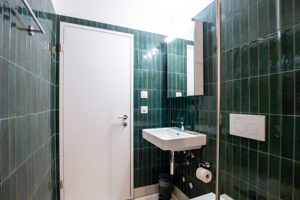 Grosse, moderne und frisch renovierte 3 Zimmer Wohnungen mit Balkon 26