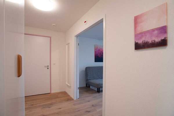 Grosse, moderne und frisch renovierte 3 Zimmer Wohnungen mit Balkon 4
