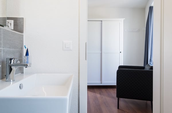 Grosszügiges möbliertes 1 Zimmer-Apartment mit Balkon in Zürich-Altstetten 12