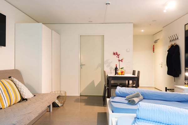 Möbliertes, modernes 2.5 Zimmer Studio mit Balkon 5