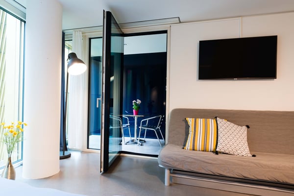 Möbliertes, modernes 2.5 Zimmer Studio mit Balkon 14