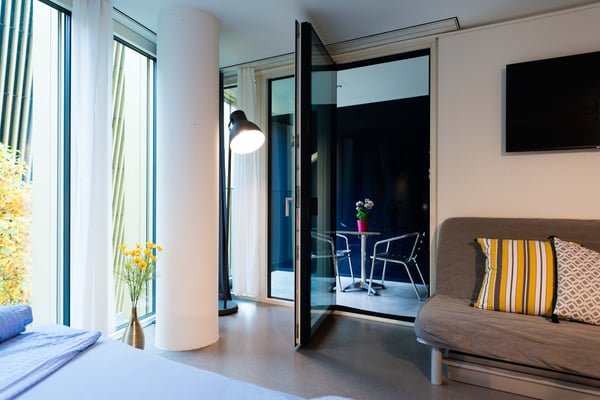 Möbliertes, modernes 2.5 Zimmer Studio mit Balkon 15