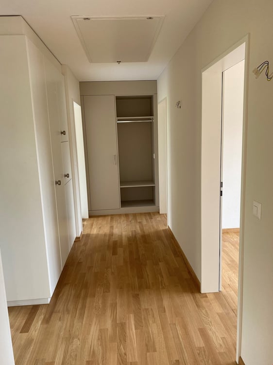 4 1/2 Zimmerwohung, 110 m2,  CHF 1'850 plus  CHF 250.00 Nebenkosten 11