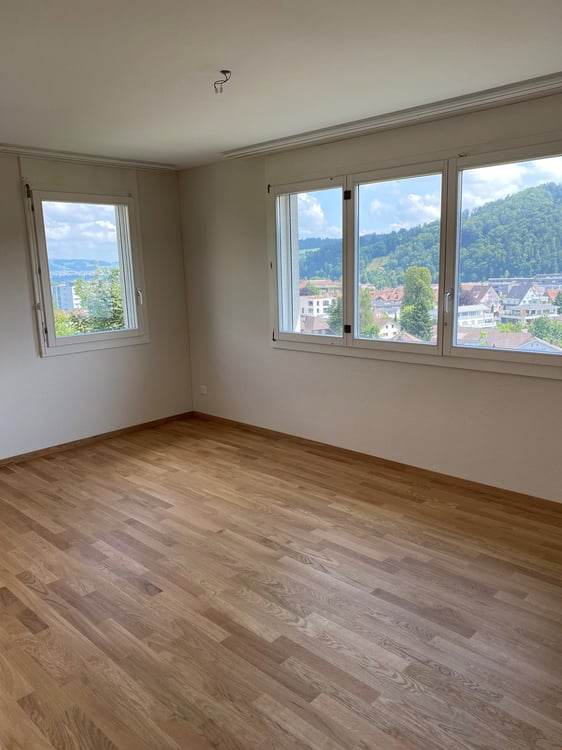 4 1/2 Zimmerwohung, 110 m2,  CHF 1'850 plus  CHF 250.00 Nebenkosten 8