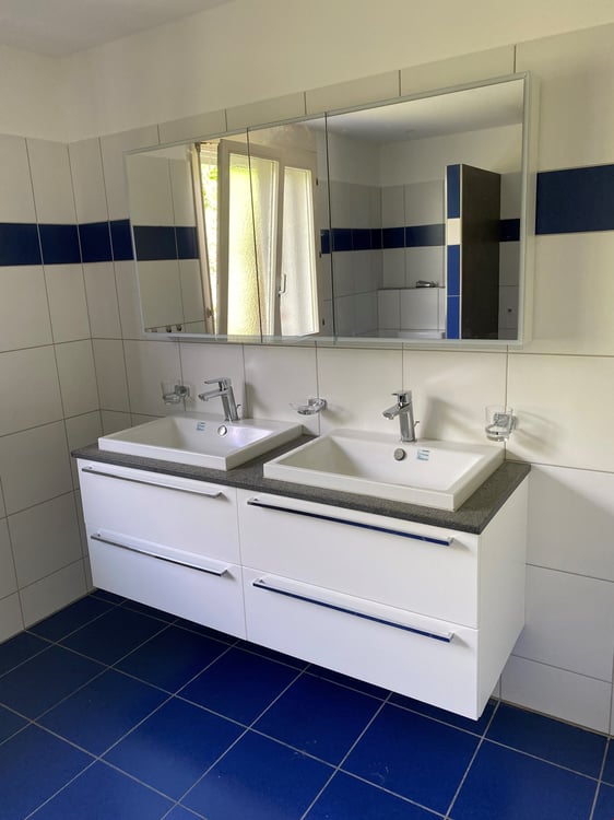 4 1/2 Zimmerwohung, 110 m2,  CHF 1'850 plus  CHF 250.00 Nebenkosten 13