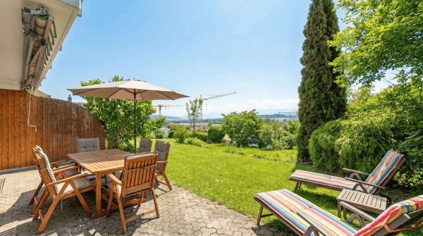4.5-Zimmer-Reihen-Eckhaus mit grossem Garten und toller Aussicht 12