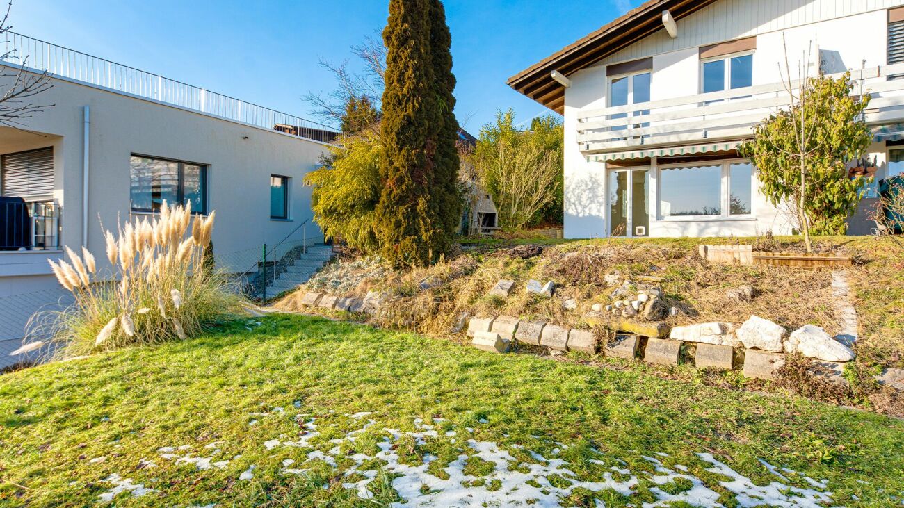 Casa a schiera di 4,5 locali con grande giardino e vista panoramica