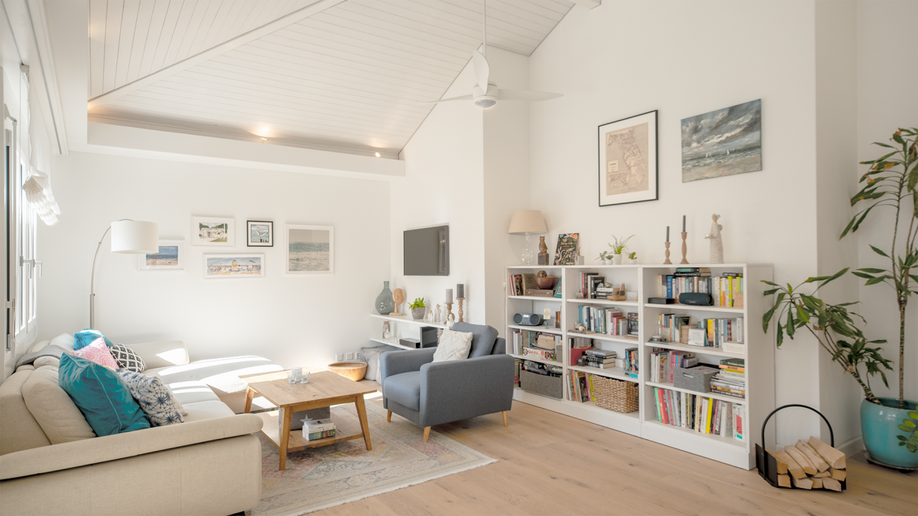 Neuwertige und sehr gepflegte 4.5-Zimmer-Dachwohnung an Hanglage mit Weitblick