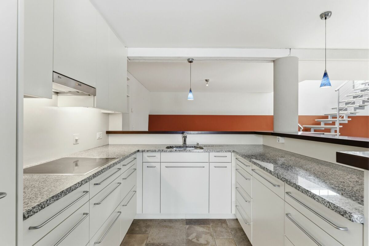 Grosszügiges und gepflegtes einseitig angebautes 5.5-Zimmer-Einfamilienhaus am Fusse des Zugerbergs