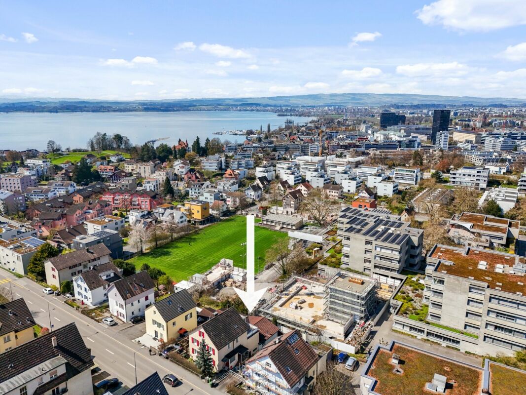 Grosszügiges und gepflegtes einseitig angebautes 5.5-Zimmer-Einfamilienhaus am Fusse des Zugerbergs