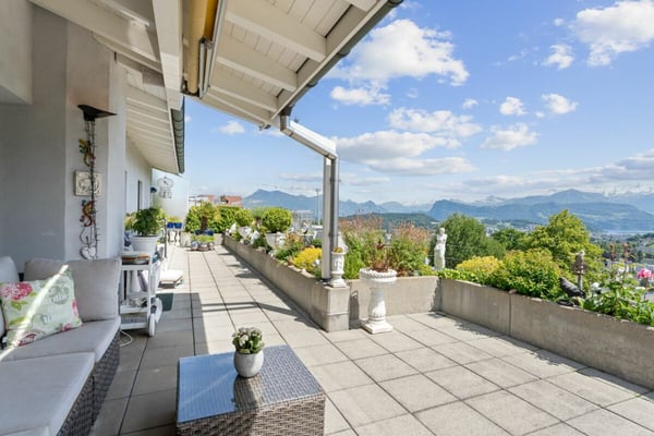 Thronen über den Dächern von Kriens am Sonnenberg - 4.5-Zimmer-Attika-Maisonette-Terrassenwohnung 8