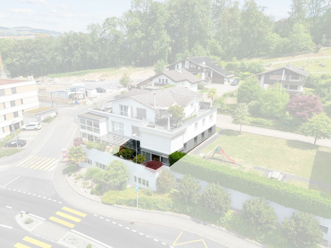 Moderne und gepflegte 4.5-Zimmerwohnung mit grosszügiger Sonnenterrasse in Greppen