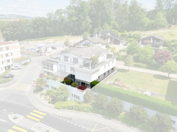 Moderne und gepflegte 4.5-Zimmerwohnung mit grosszügiger Sonnenterrasse in Greppen 3