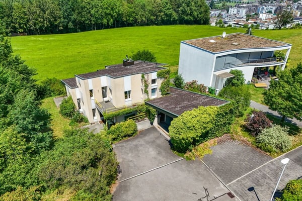 Grosszügiges Einfamilienhaus mit Einliegerstudio an sehr ruhiger und sonniger Lage 11