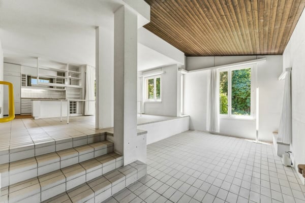 Grosszügiges Einfamilienhaus mit Einliegerstudio an sehr ruhiger und sonniger Lage 5