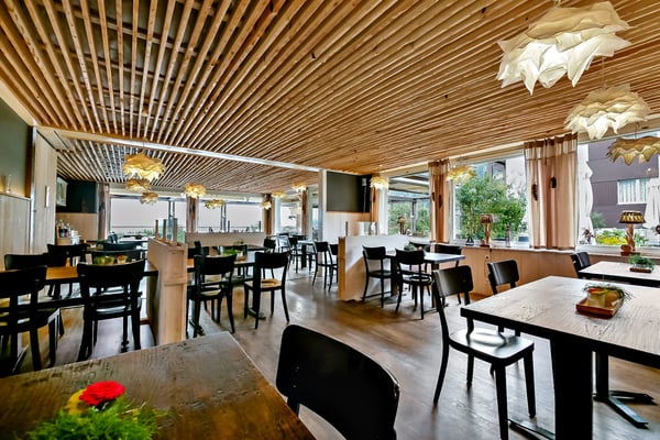 Wohnhaus mit Restaurant 2