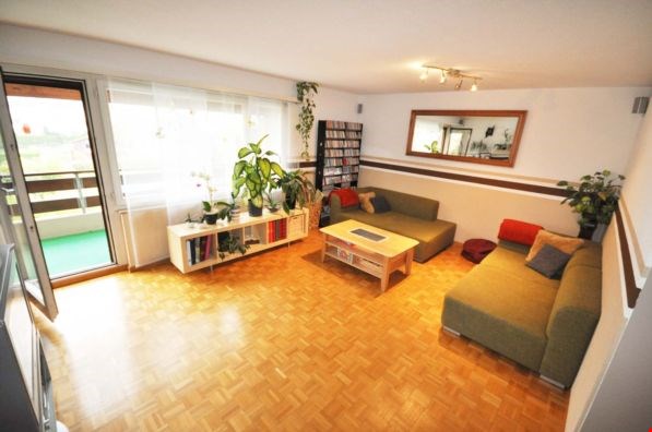 Grosszügige 4.5-Zimmer-Wohnung mit Schwimmbad zur Mitbenutzung 4