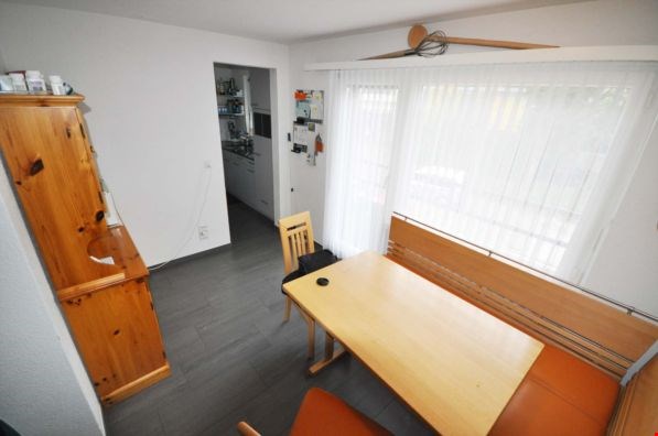 Grosszügige 4.5-Zimmer-Wohnung mit Schwimmbad zur Mitbenutzung 5