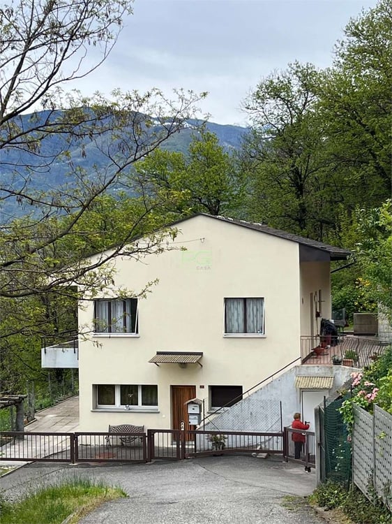 Casa bifamiliare con splendida vista 2