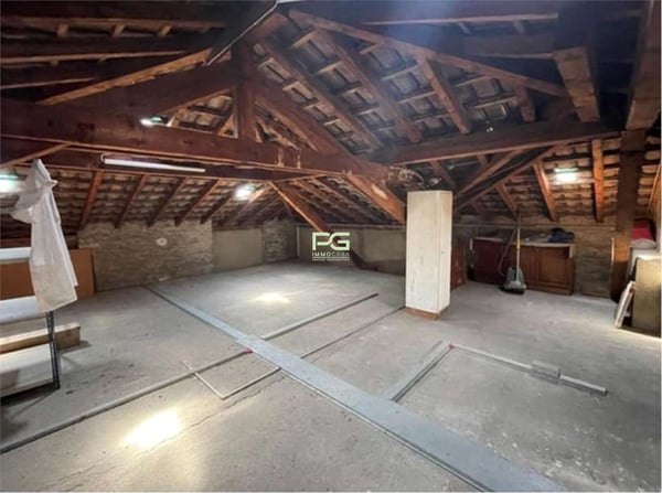 Casa plurifamiliare in zona strategica 9