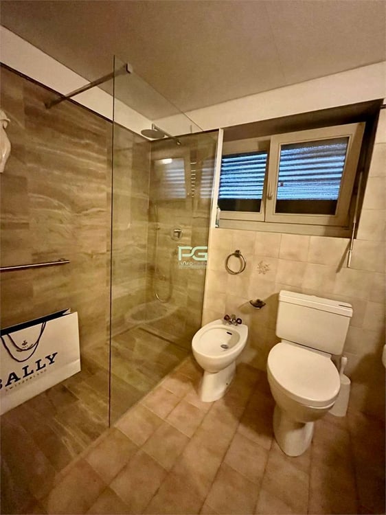 Casa di 3 appartamenti con grande giardino 9