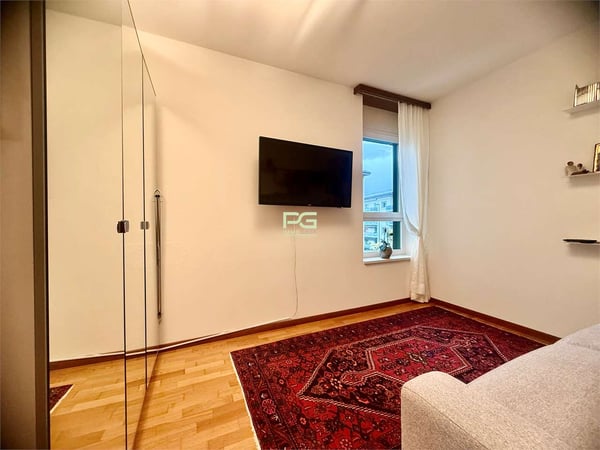 Appartamento con piscina 6