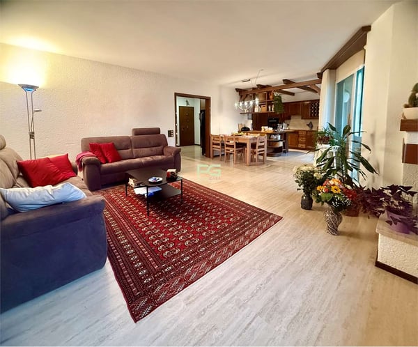 Appartamento con piscina 3