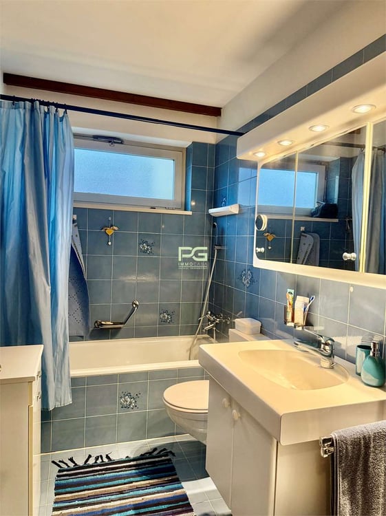 Appartamento con piscina 7