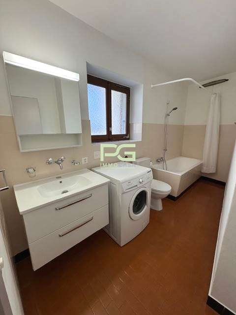 Casa plurifamiliare + stalla 5