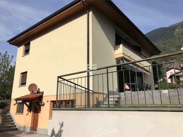 Casa unifamiliare con giardino 2