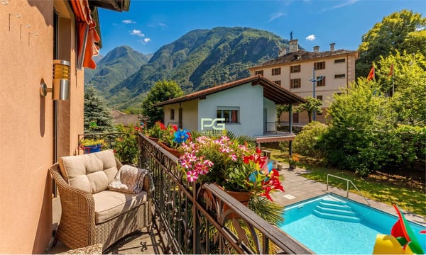 Villa di 2 appartamenti con piscina 9