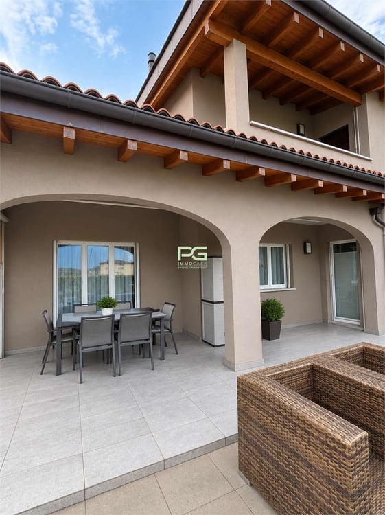 Casa unifamiliare con giardino 8